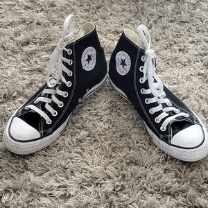 Black and white converse
